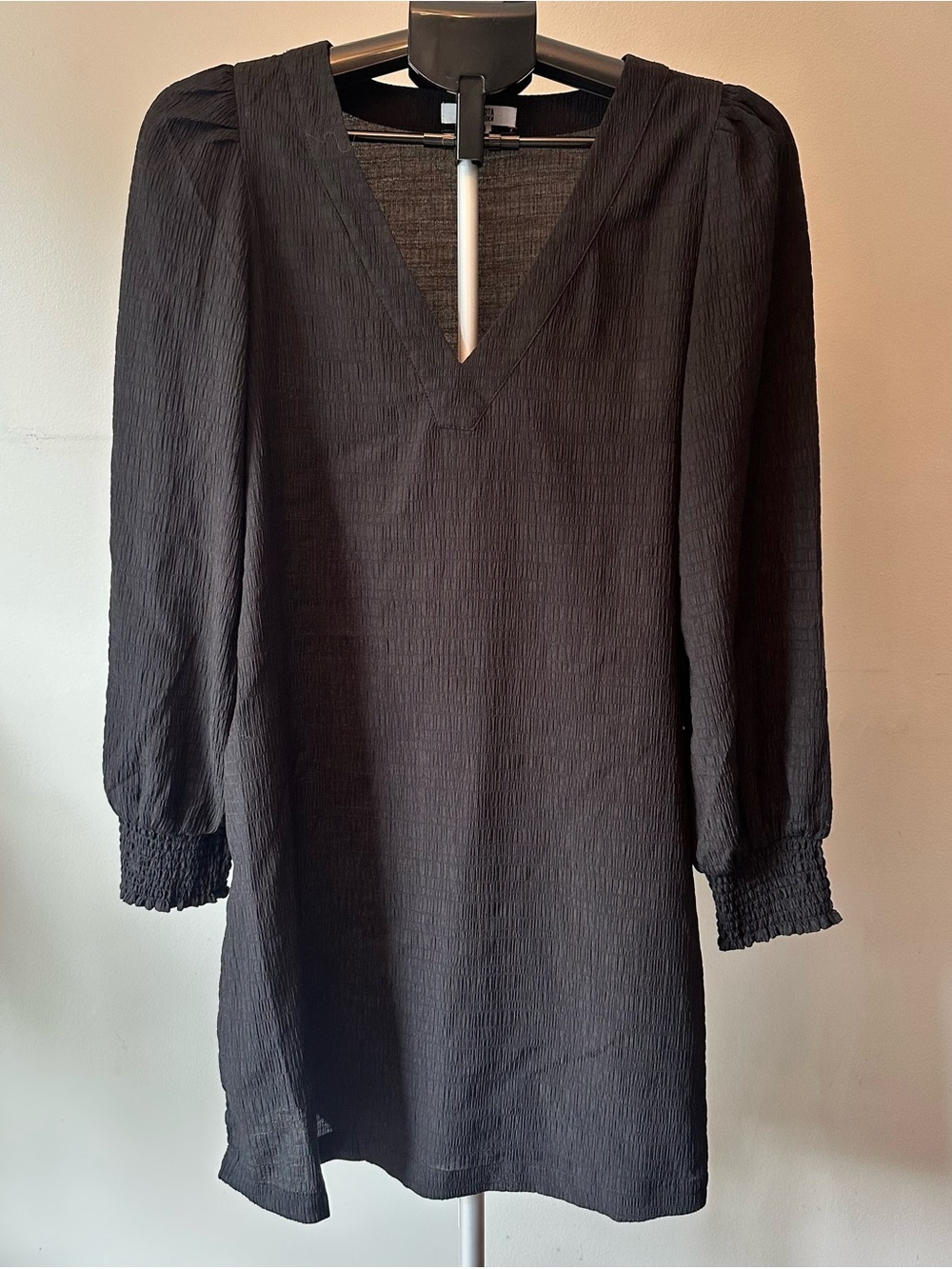 BB Dakota Steve Madden Black Midi Dress with V-Neck and Smocked Cuffs Medium